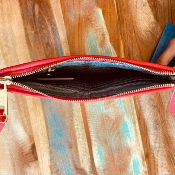 SIMPLY VERA VERA WANG Woven Straw & Faux Red Leather Medium Clutch - Picture 4 of 8